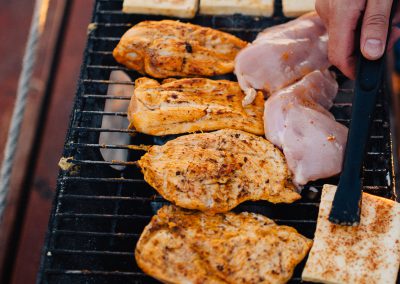 Grillen auf dem Floß