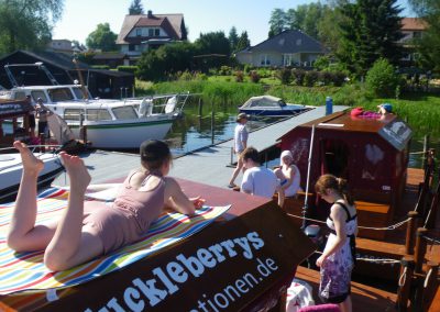 Flöße beim ablegen