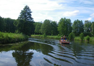 Floßfahrt in Kanal