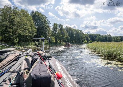 Angeln auf dem Floss